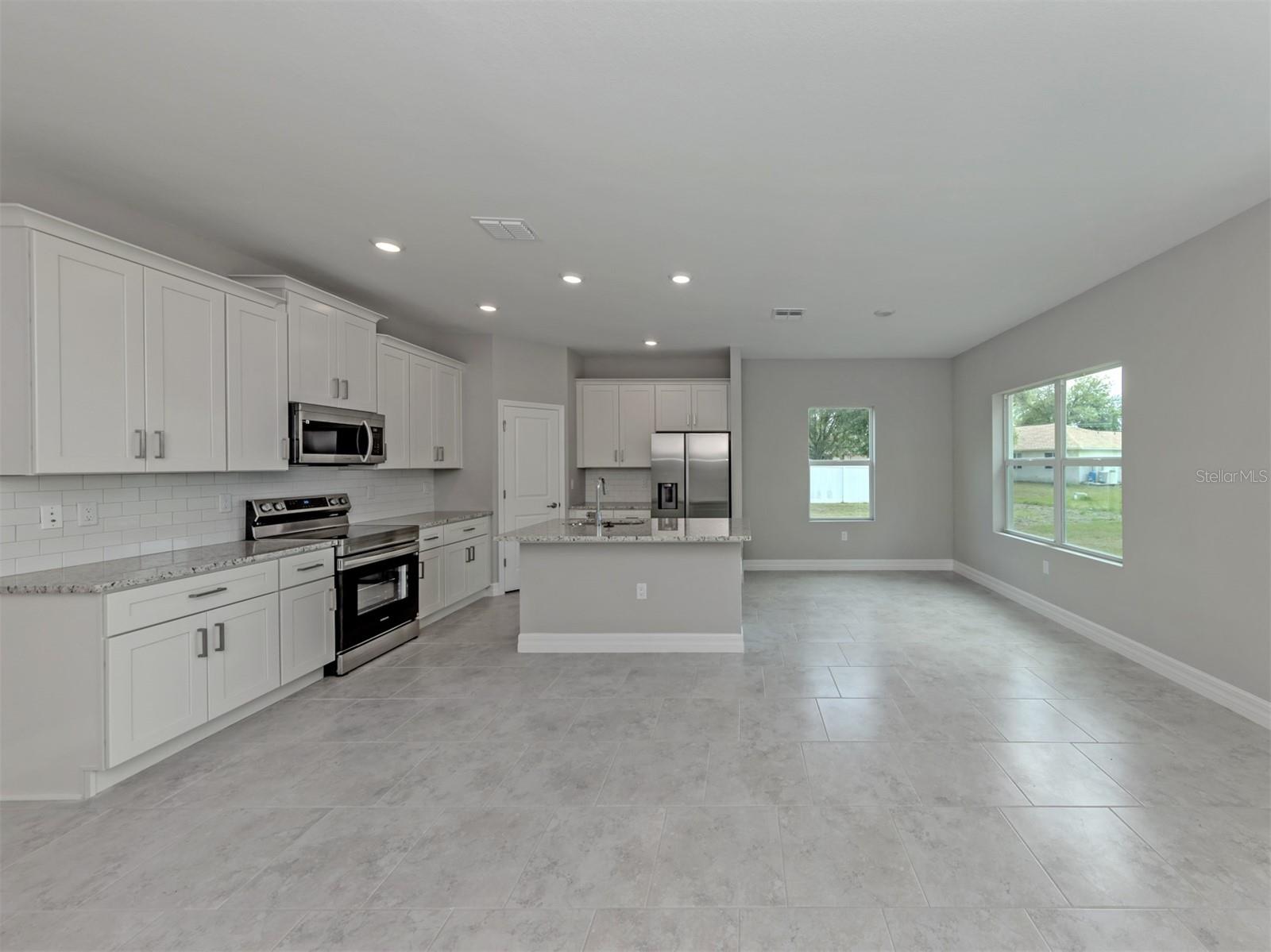1047 COMFORT LN — photo 15
