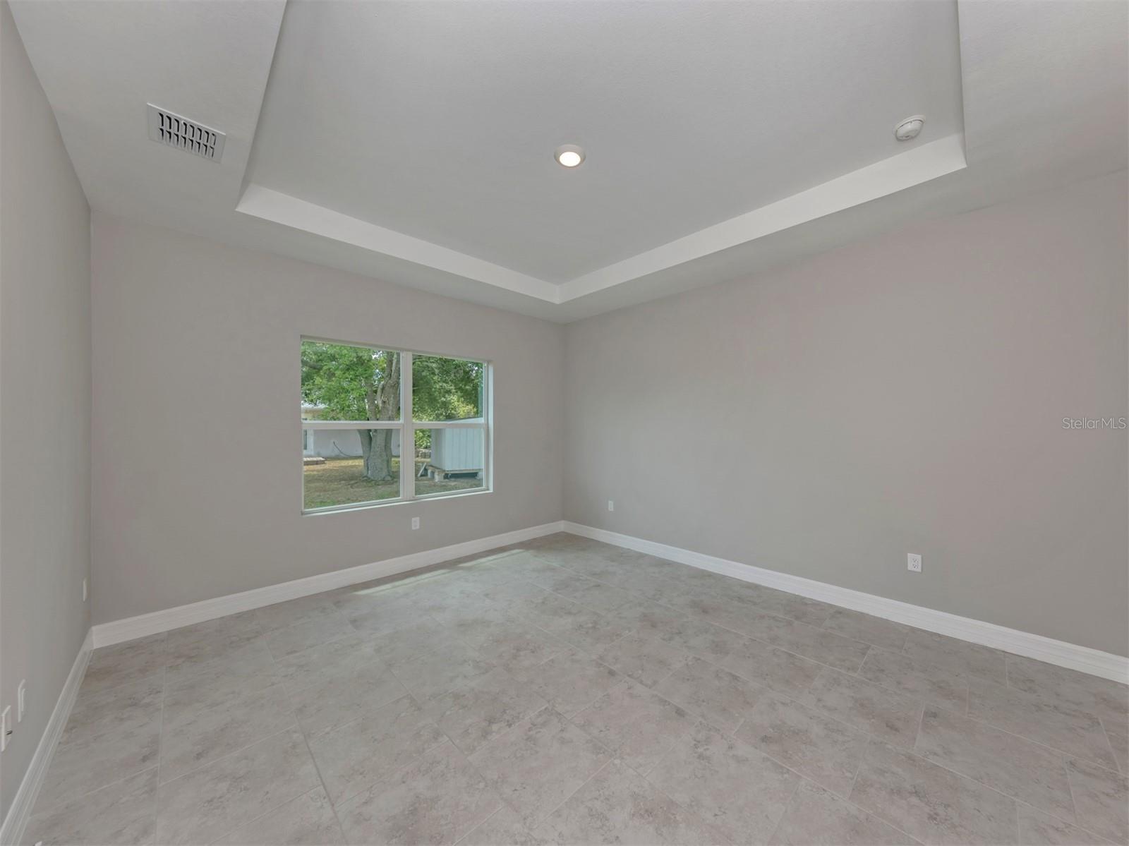 1047 COMFORT LN — photo 8