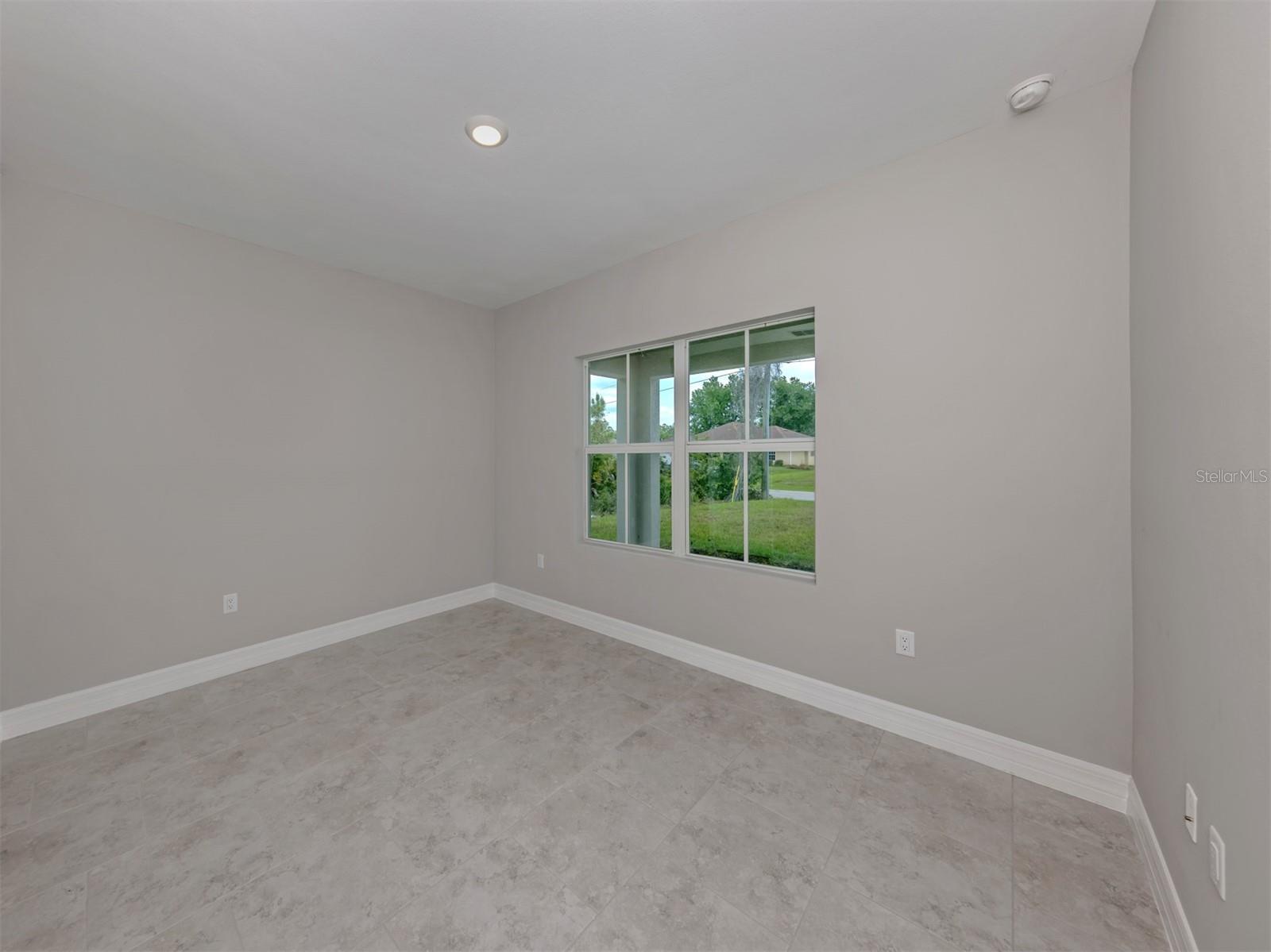 1047 COMFORT LN — photo 20