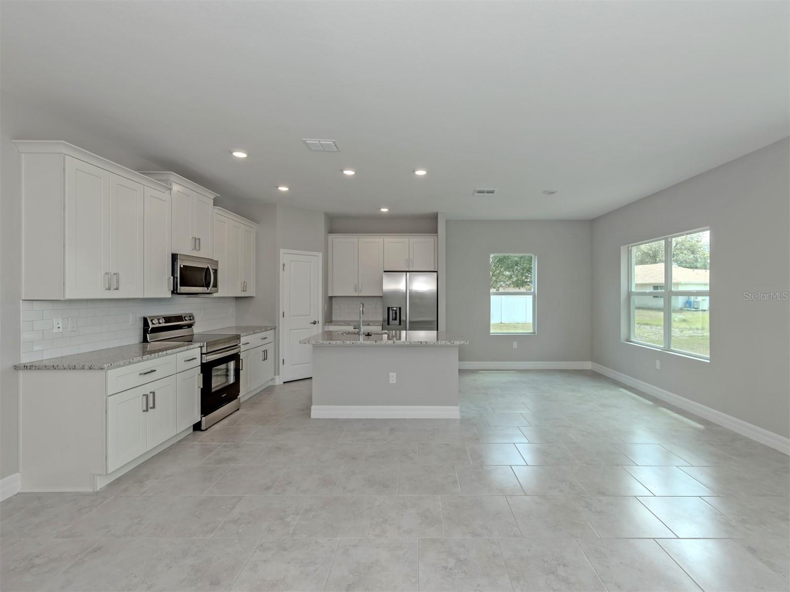 1047 COMFORT LN — photo 31