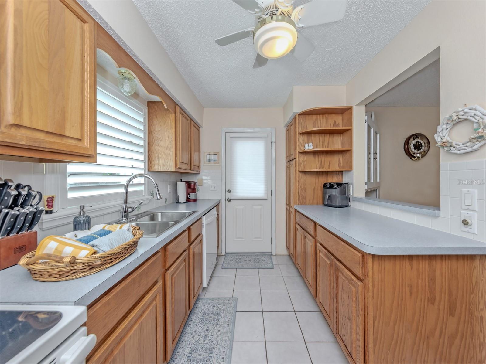 414 CIRCLEWOOD DR #H2 — photo 17