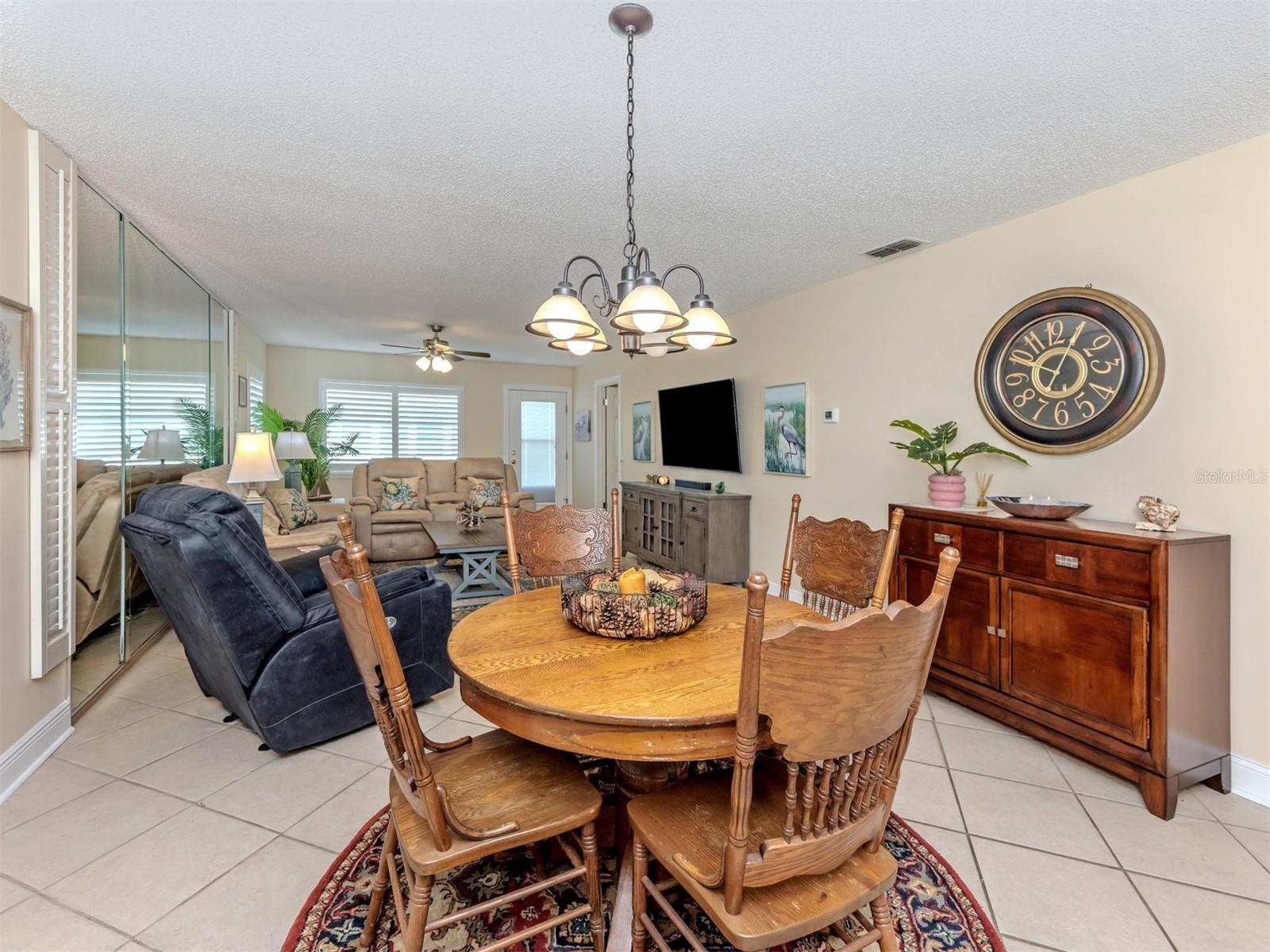 414 CIRCLEWOOD DR #H2 — photo 15