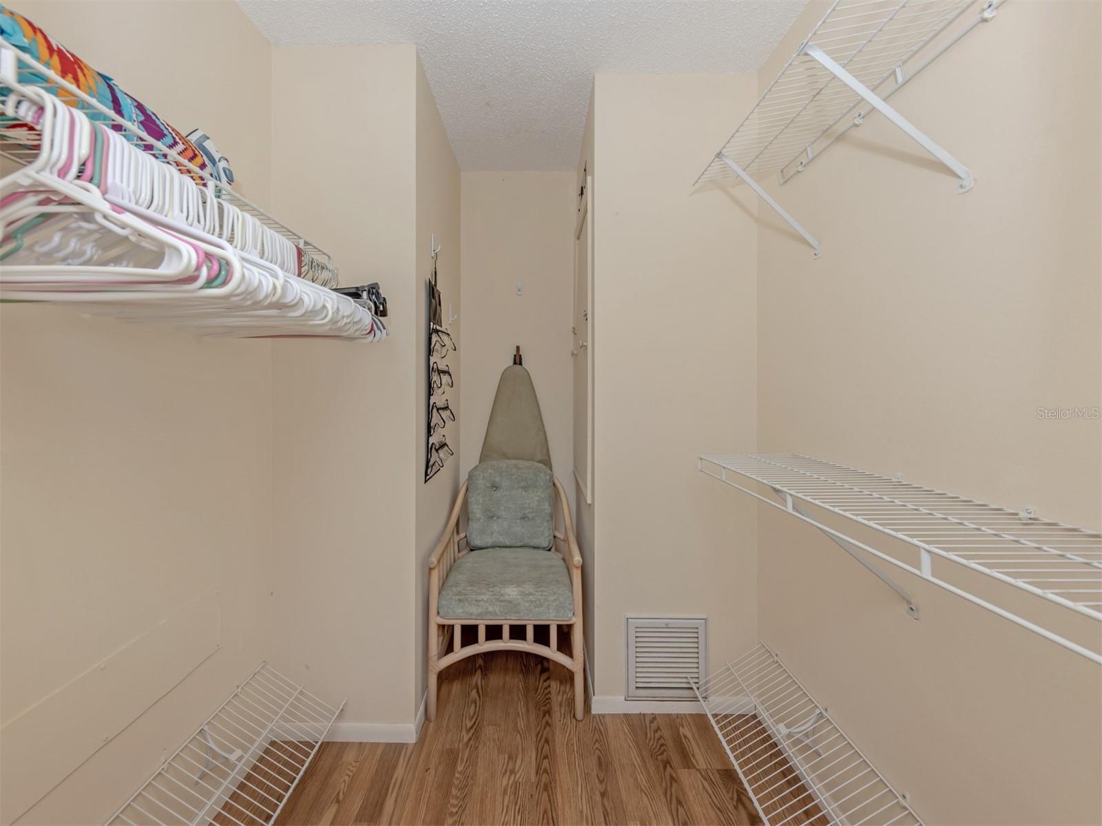 414 CIRCLEWOOD DR #H2 — photo 25