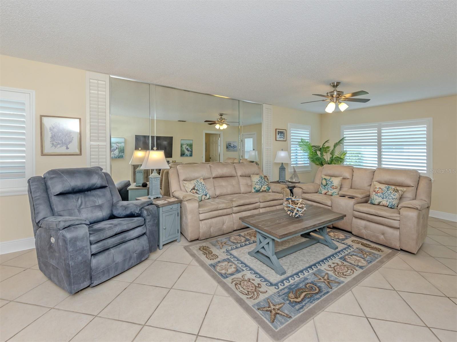 414 CIRCLEWOOD DR #H2 — photo 11