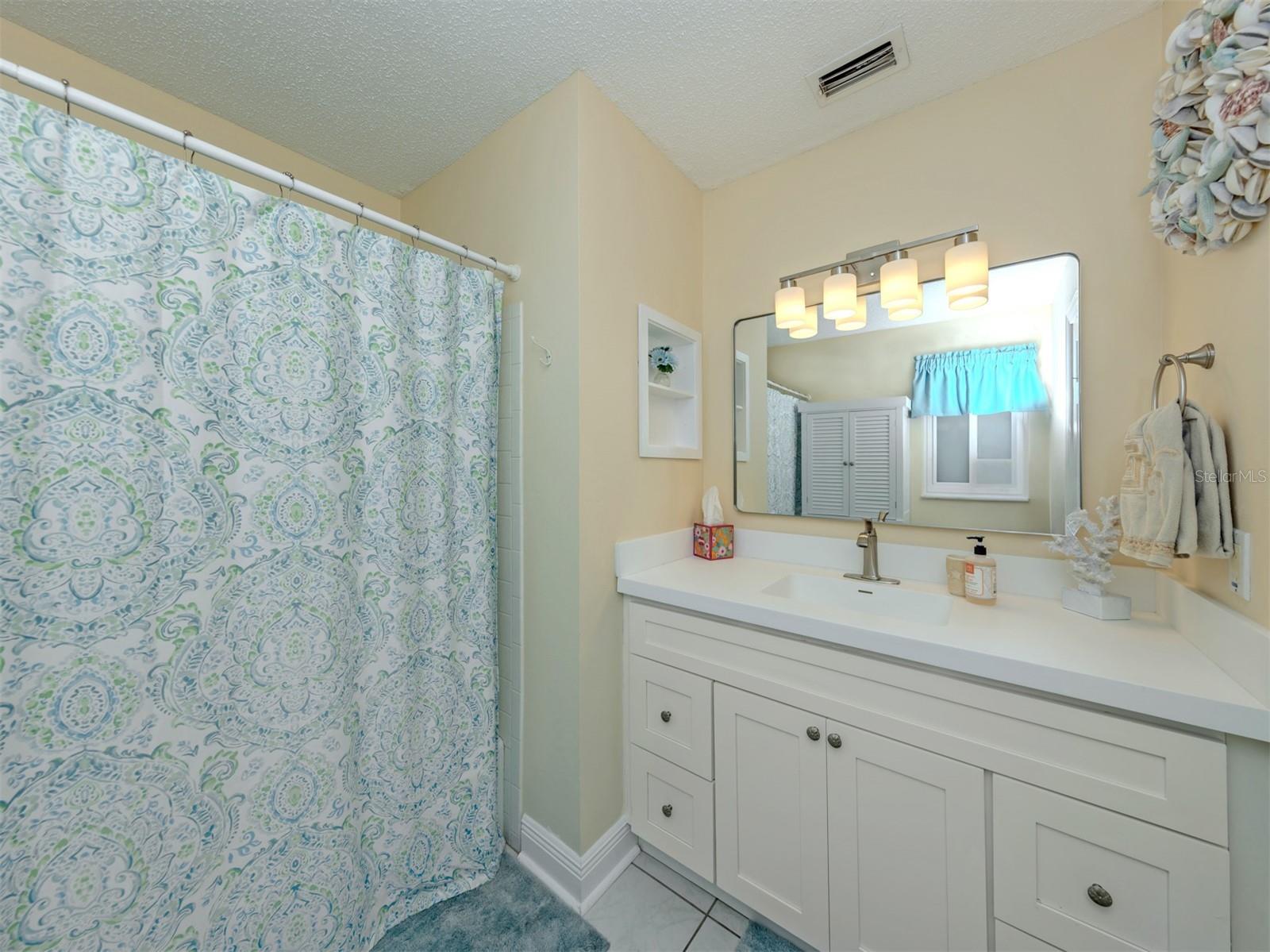 414 CIRCLEWOOD DR #H2 — photo 24