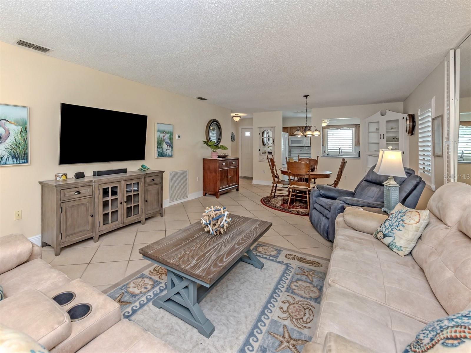 414 CIRCLEWOOD DR #H2 — photo 13