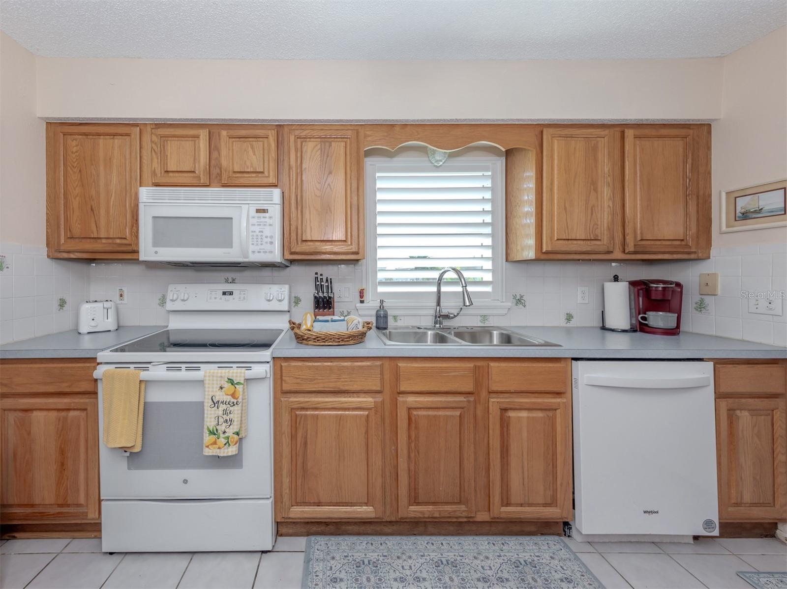 414 CIRCLEWOOD DR #H2 — photo 18