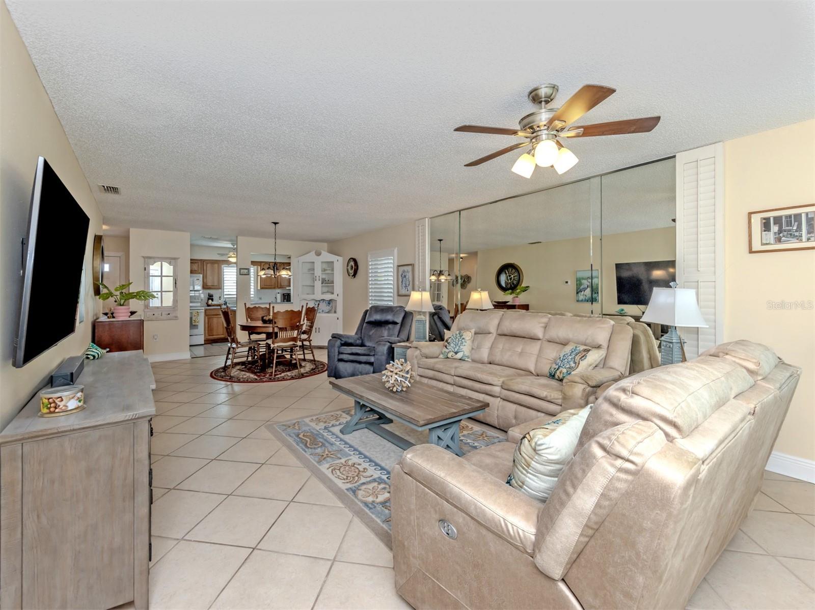 414 CIRCLEWOOD DR #H2 — photo 12