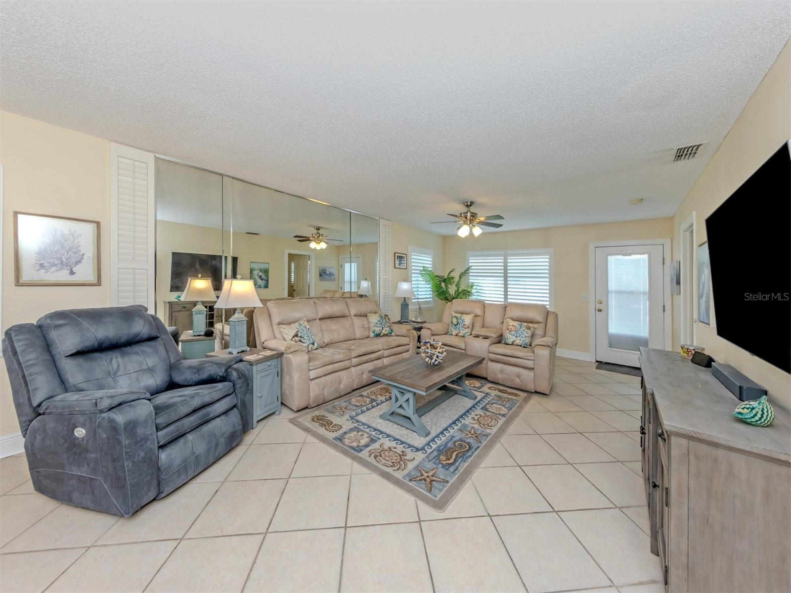 414 CIRCLEWOOD DR #H2 — photo 10