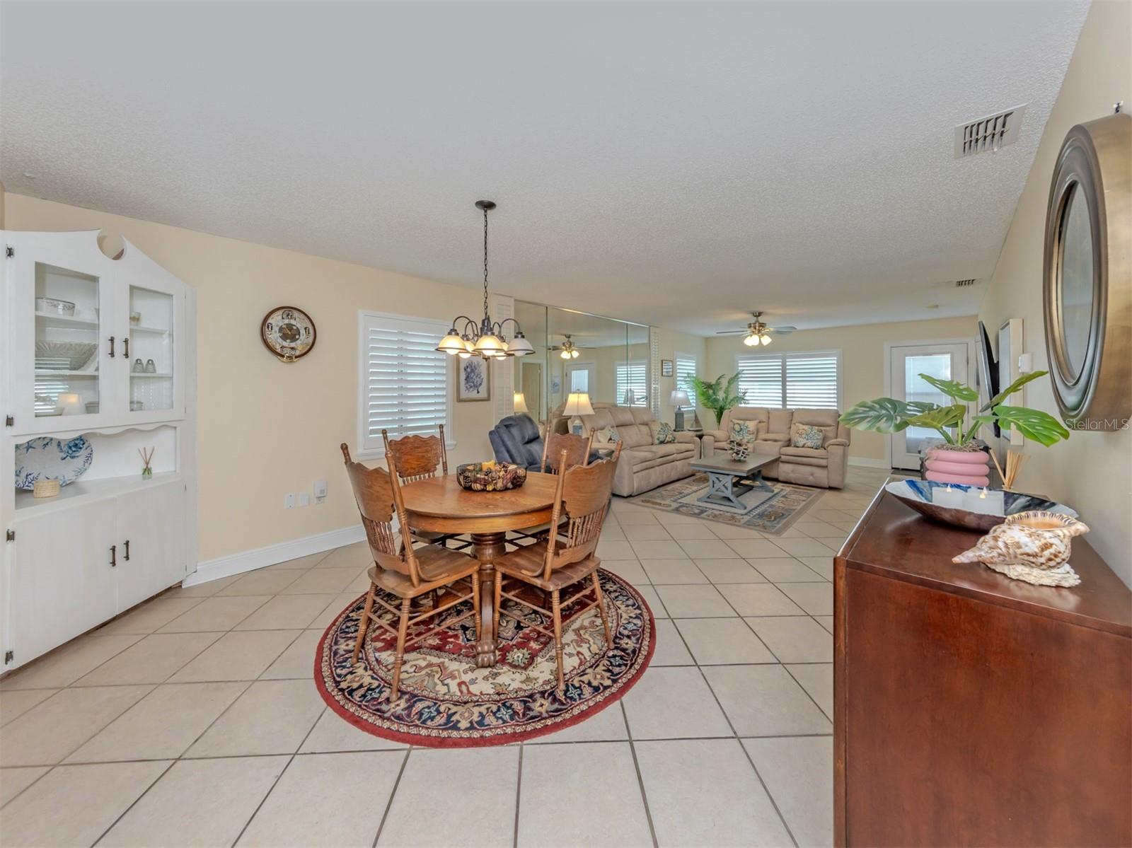 414 CIRCLEWOOD DR #H2 — photo 9