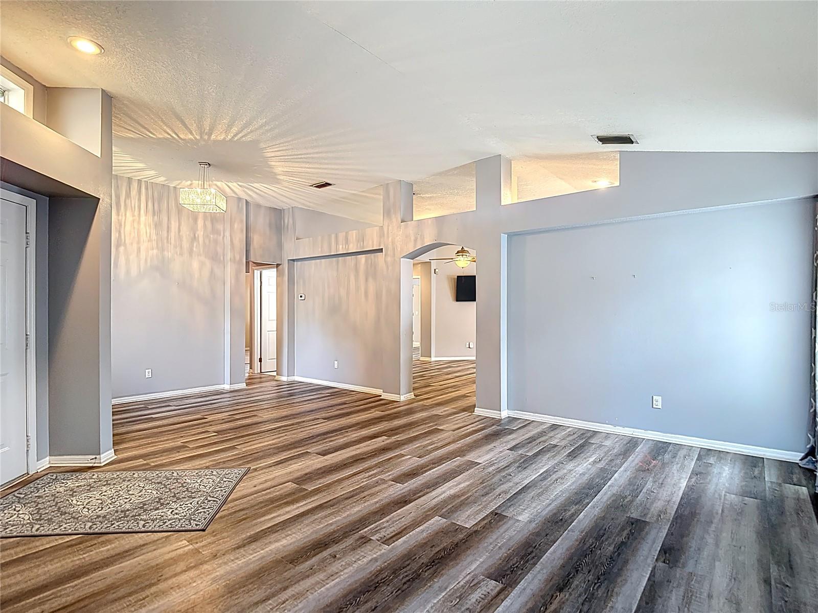 2631 GREEN VALLEY ST — photo 5