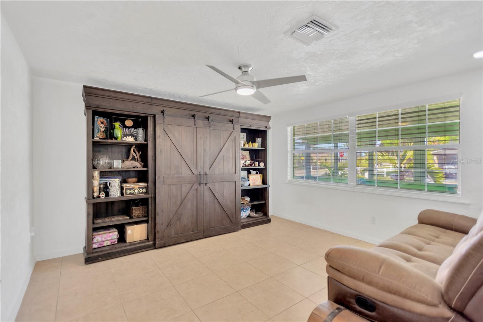 13724 COX AVE — photo 16