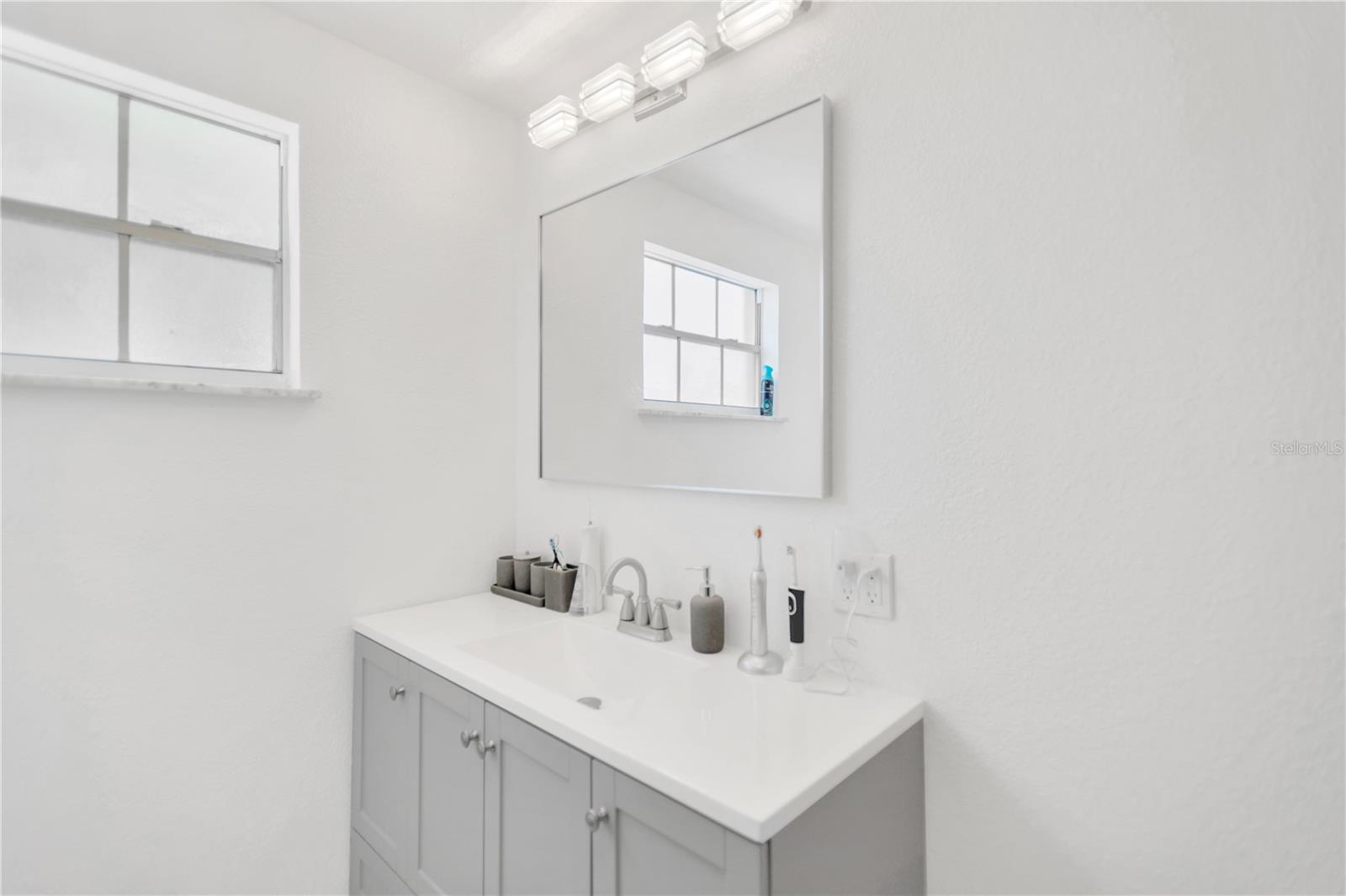 13724 COX AVE — photo 25