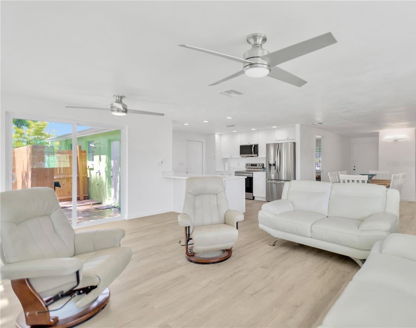 13724 COX AVE — photo 14