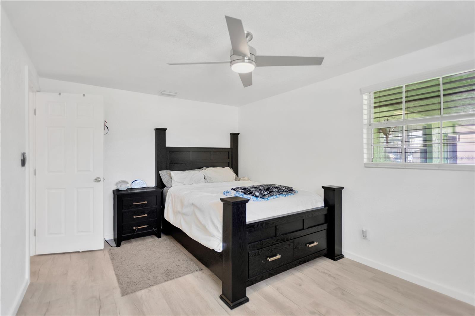13724 COX AVE — photo 27