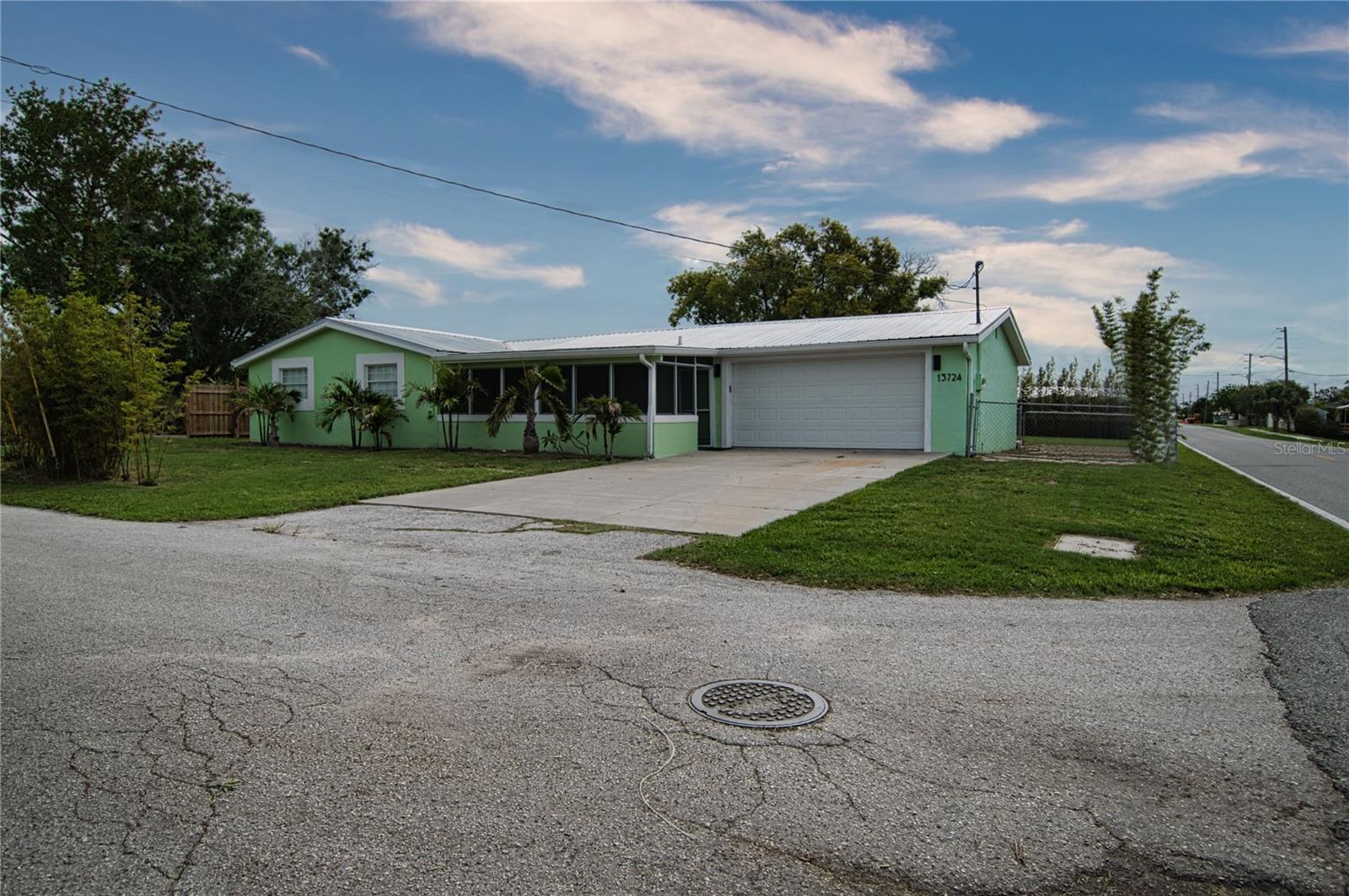 13724 COX AVE — photo 3