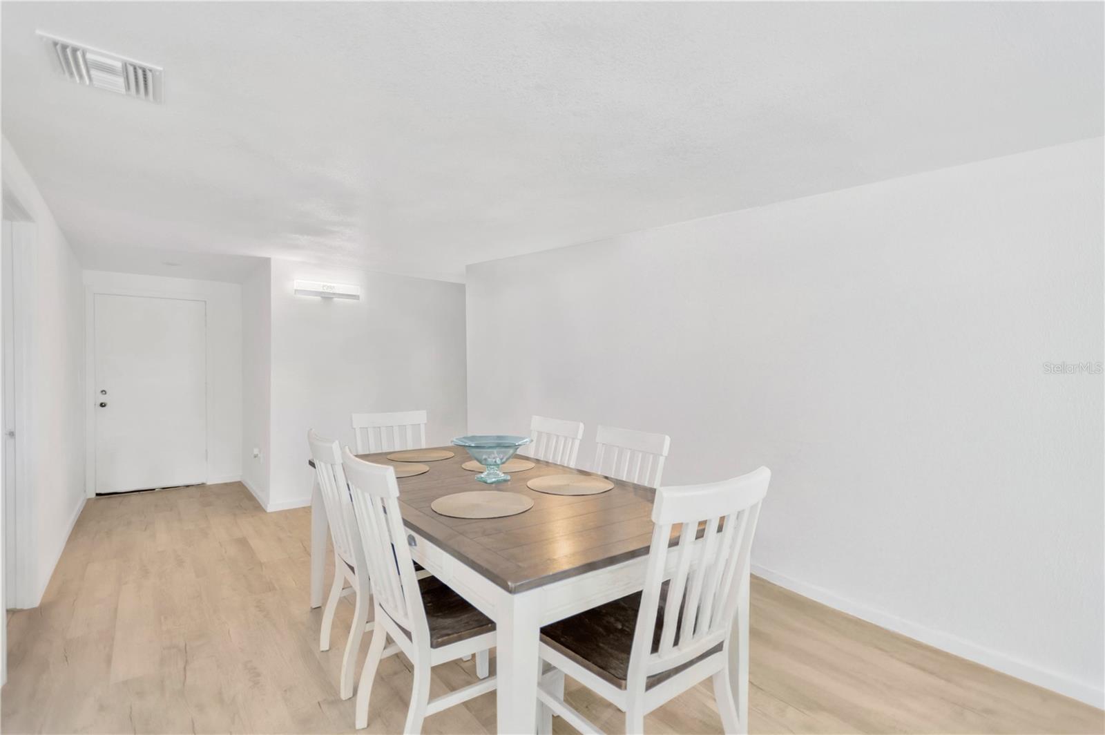 13724 COX AVE — photo 9