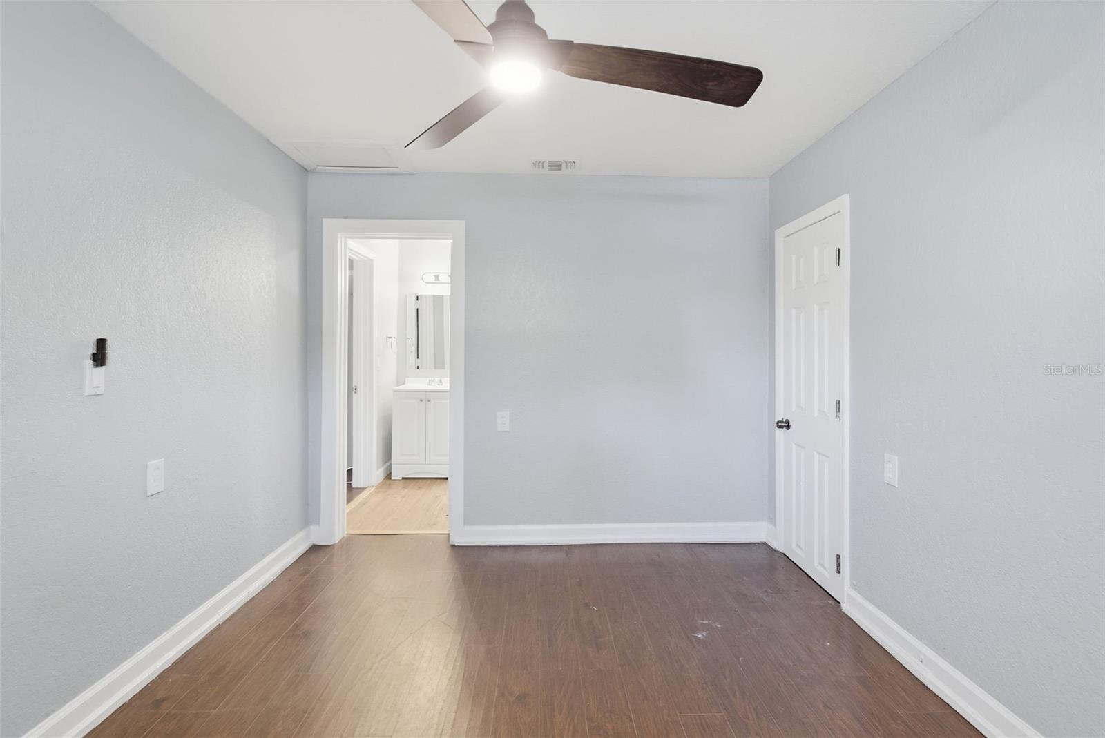 1410 E WATERS AVE — photo 17