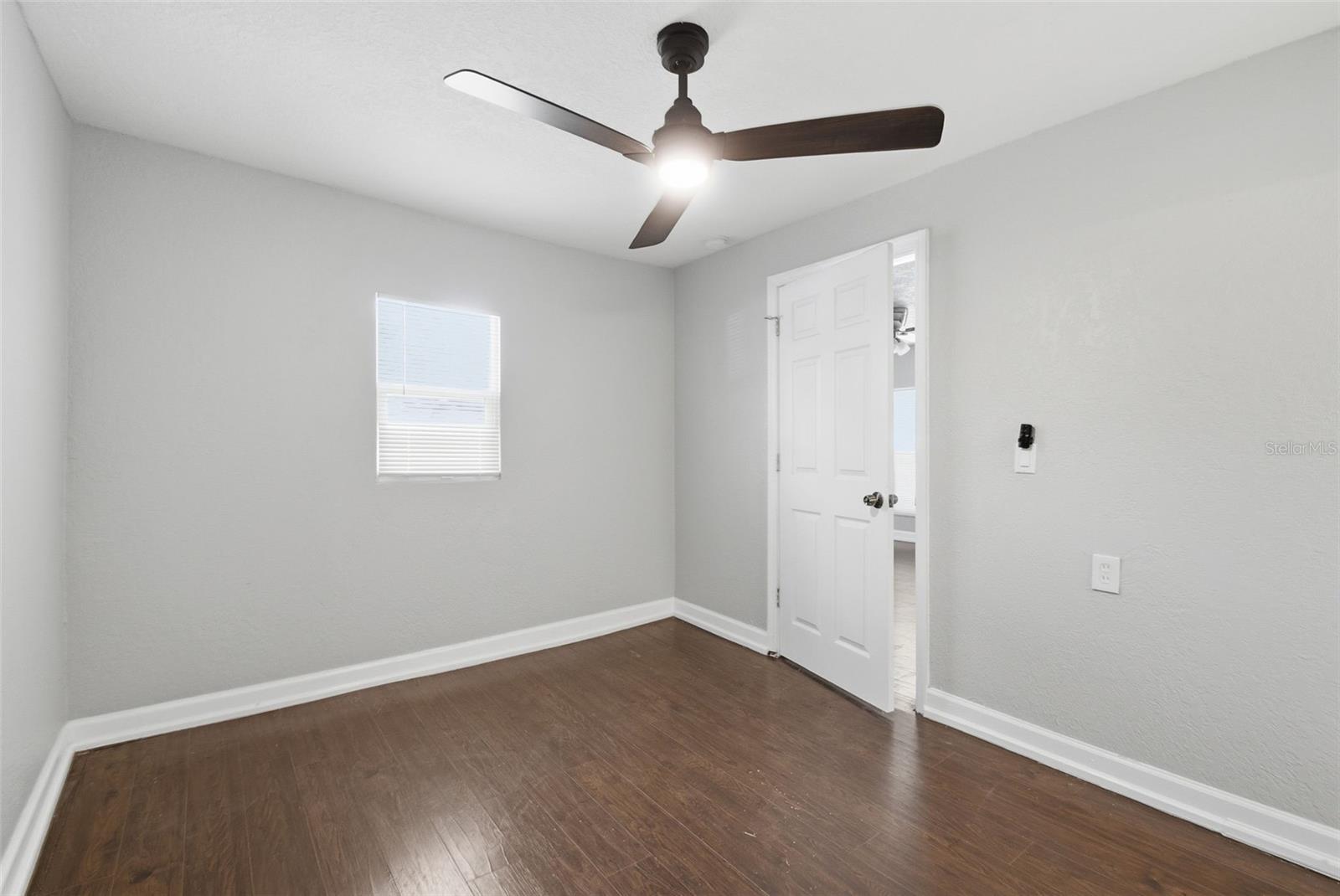 1410 E WATERS AVE — photo 19