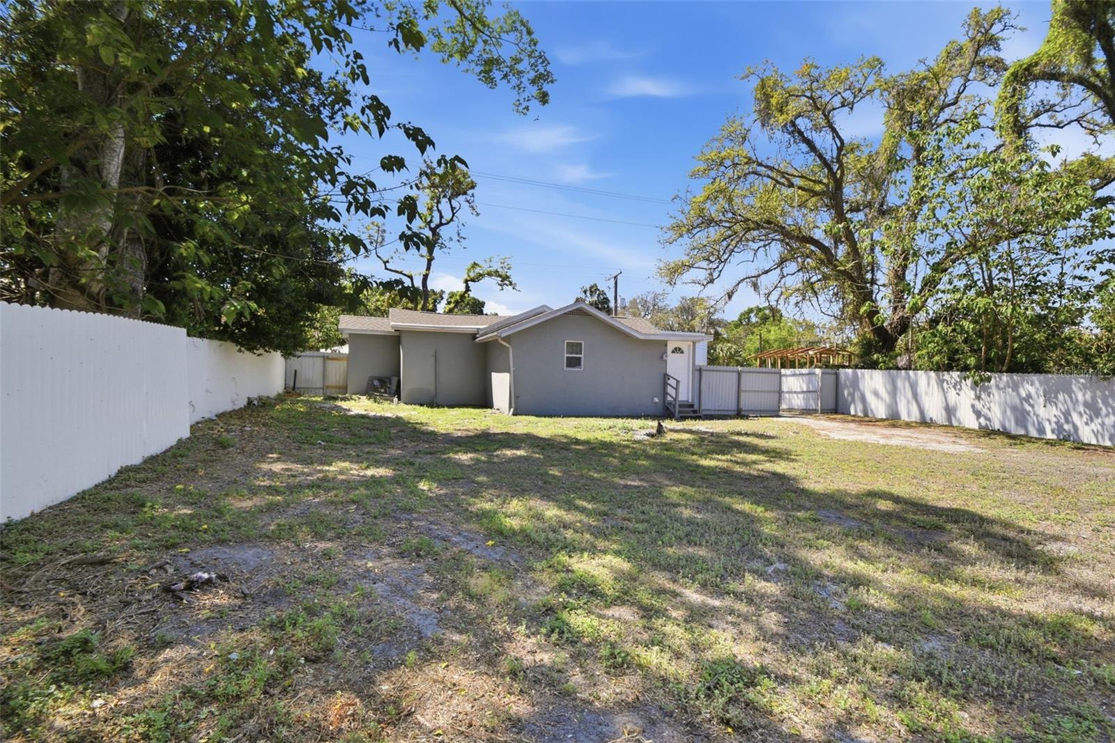 1410 E WATERS AVE — photo 36
