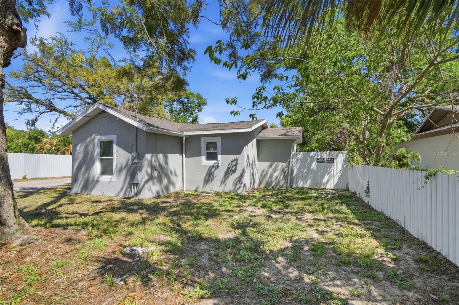 1410 E WATERS AVE — photo 33