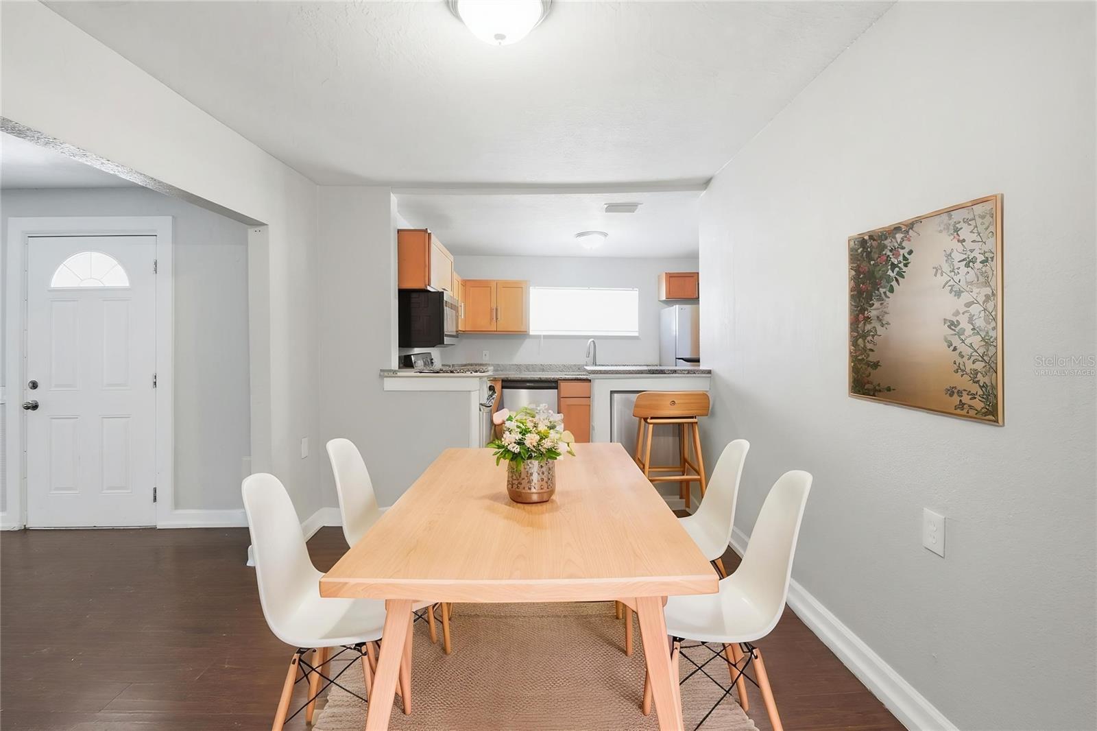 1410 E WATERS AVE — photo 4
