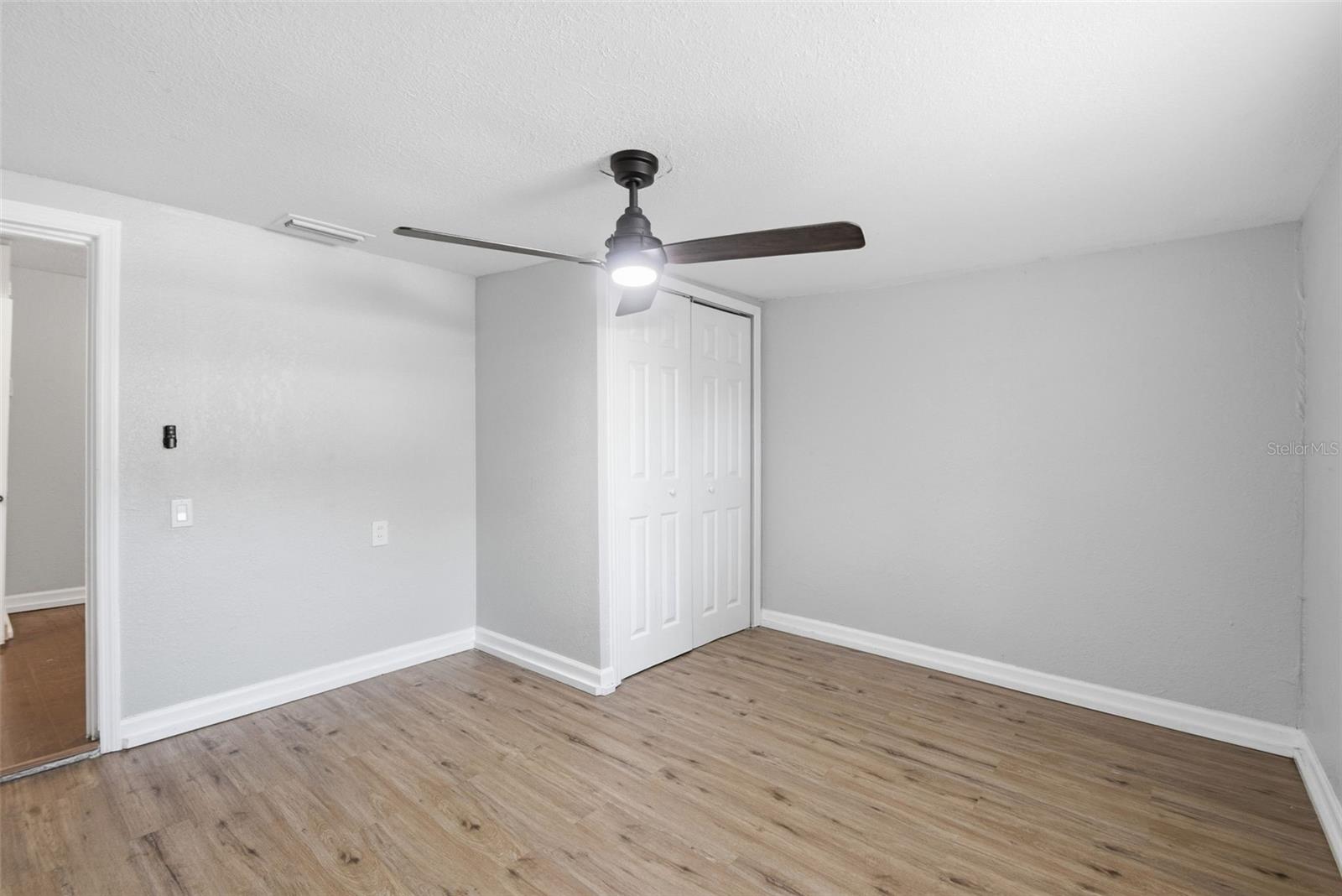 1410 E WATERS AVE — photo 22