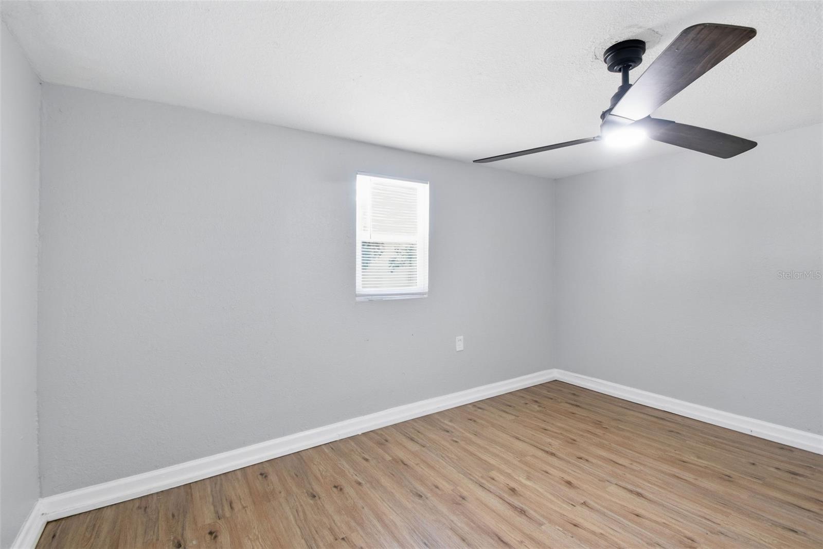 1410 E WATERS AVE — photo 25