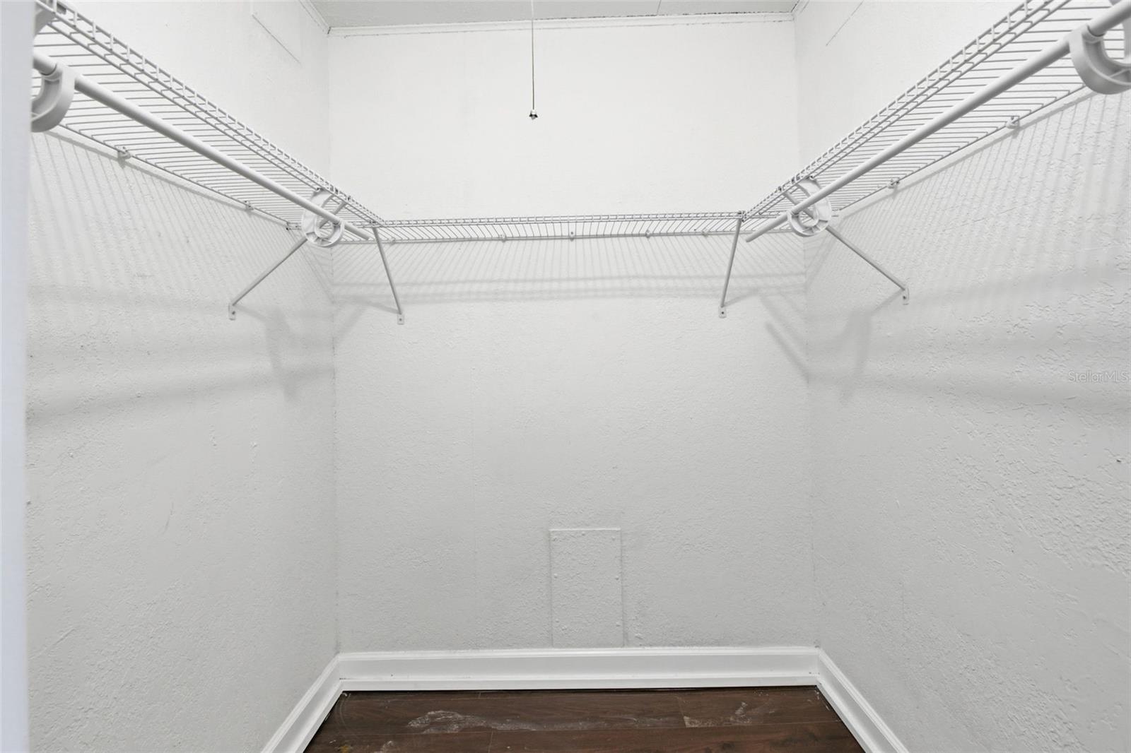 1410 E WATERS AVE — photo 28
