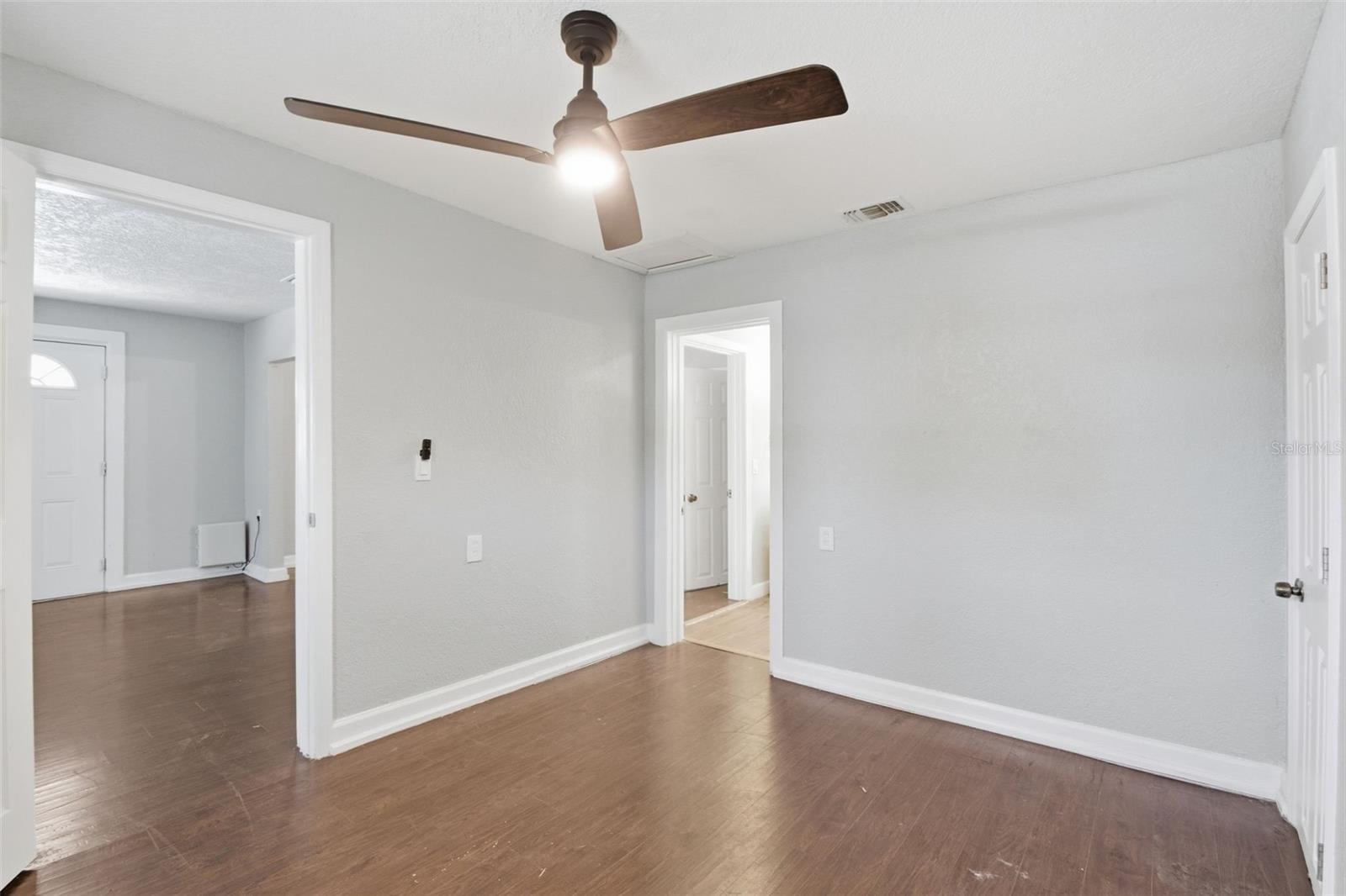 1410 E WATERS AVE — photo 18