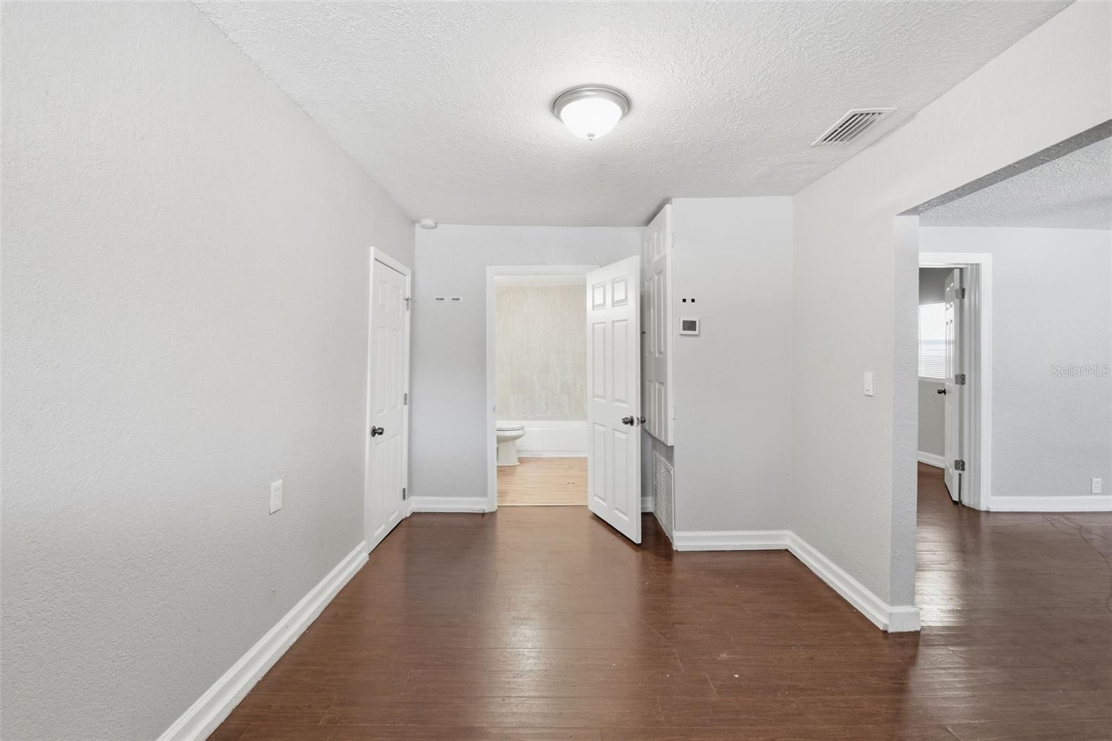 1410 E WATERS AVE — photo 26