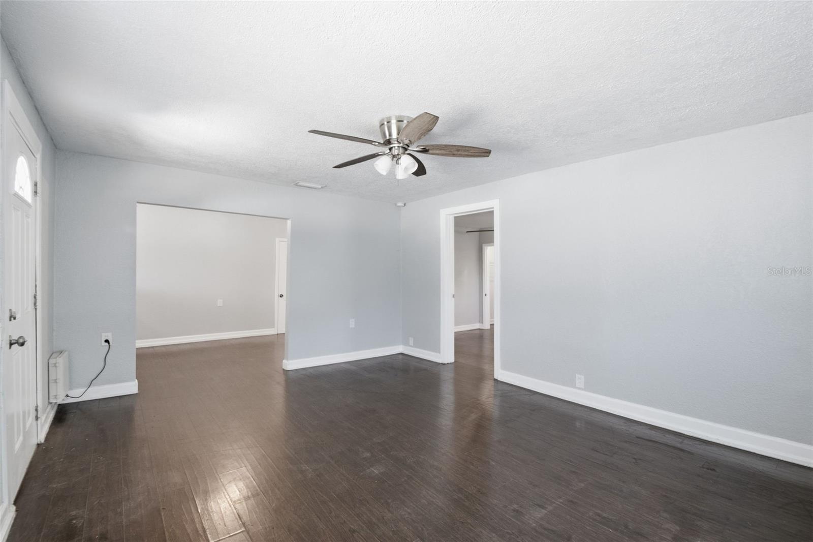 1410 E WATERS AVE — photo 10