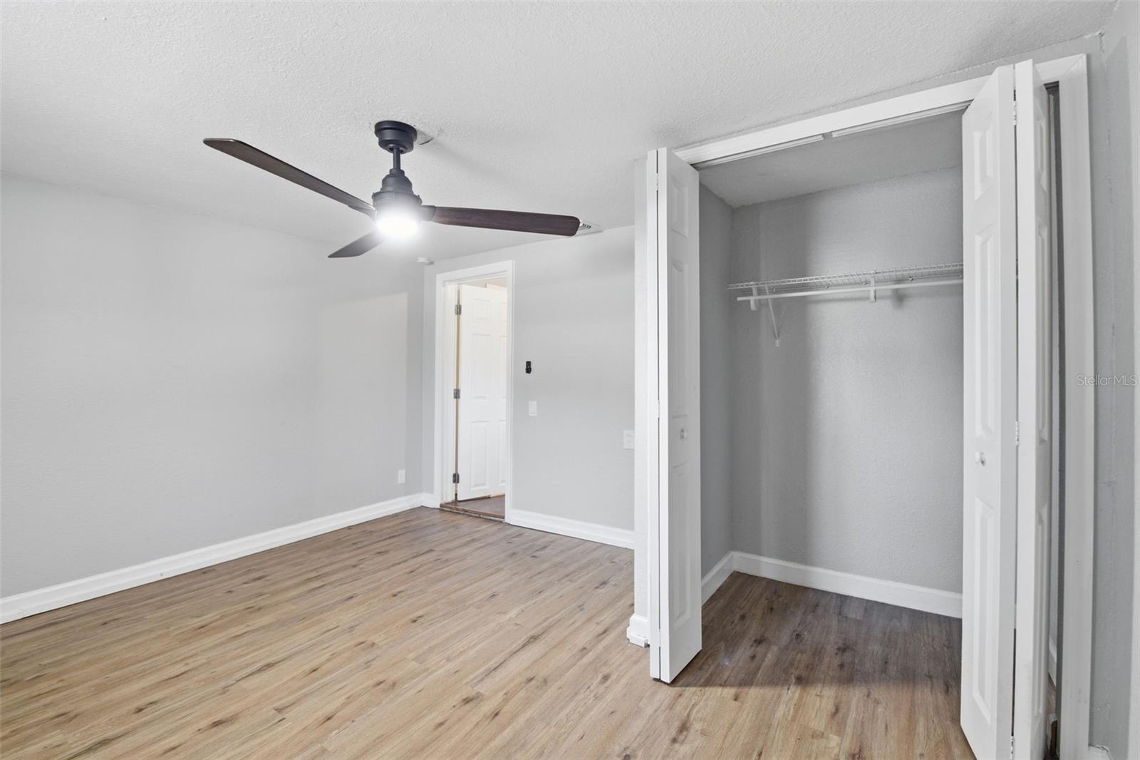 1410 E WATERS AVE — photo 23