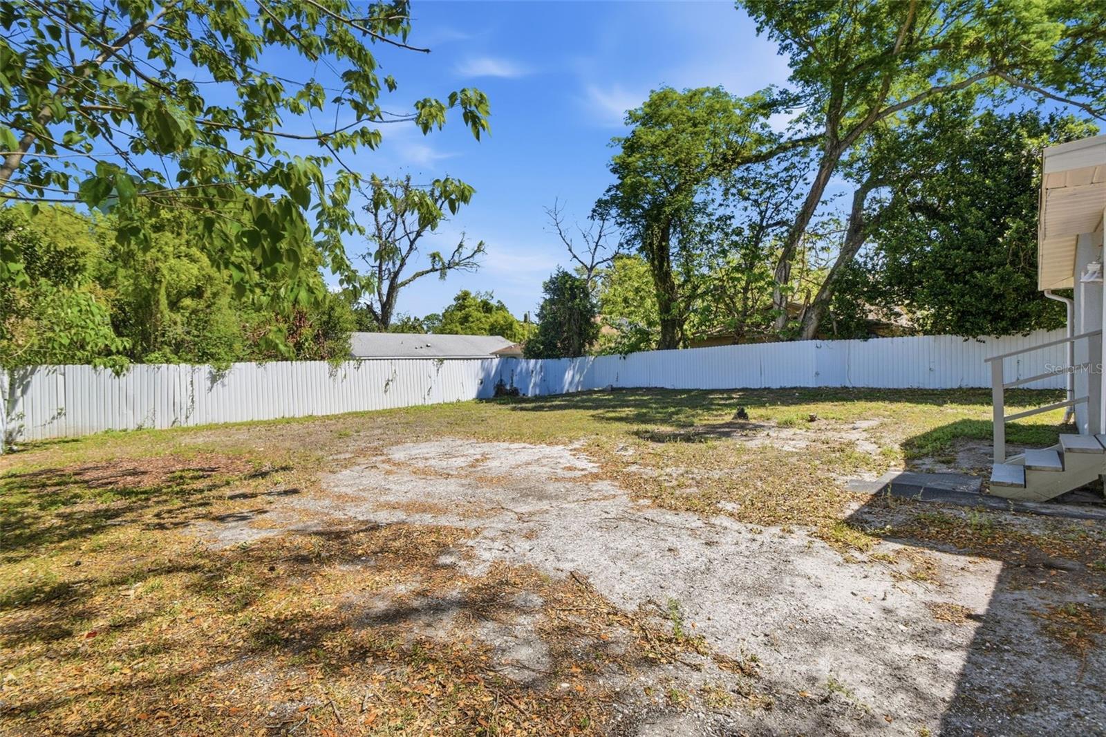1410 E WATERS AVE — photo 37