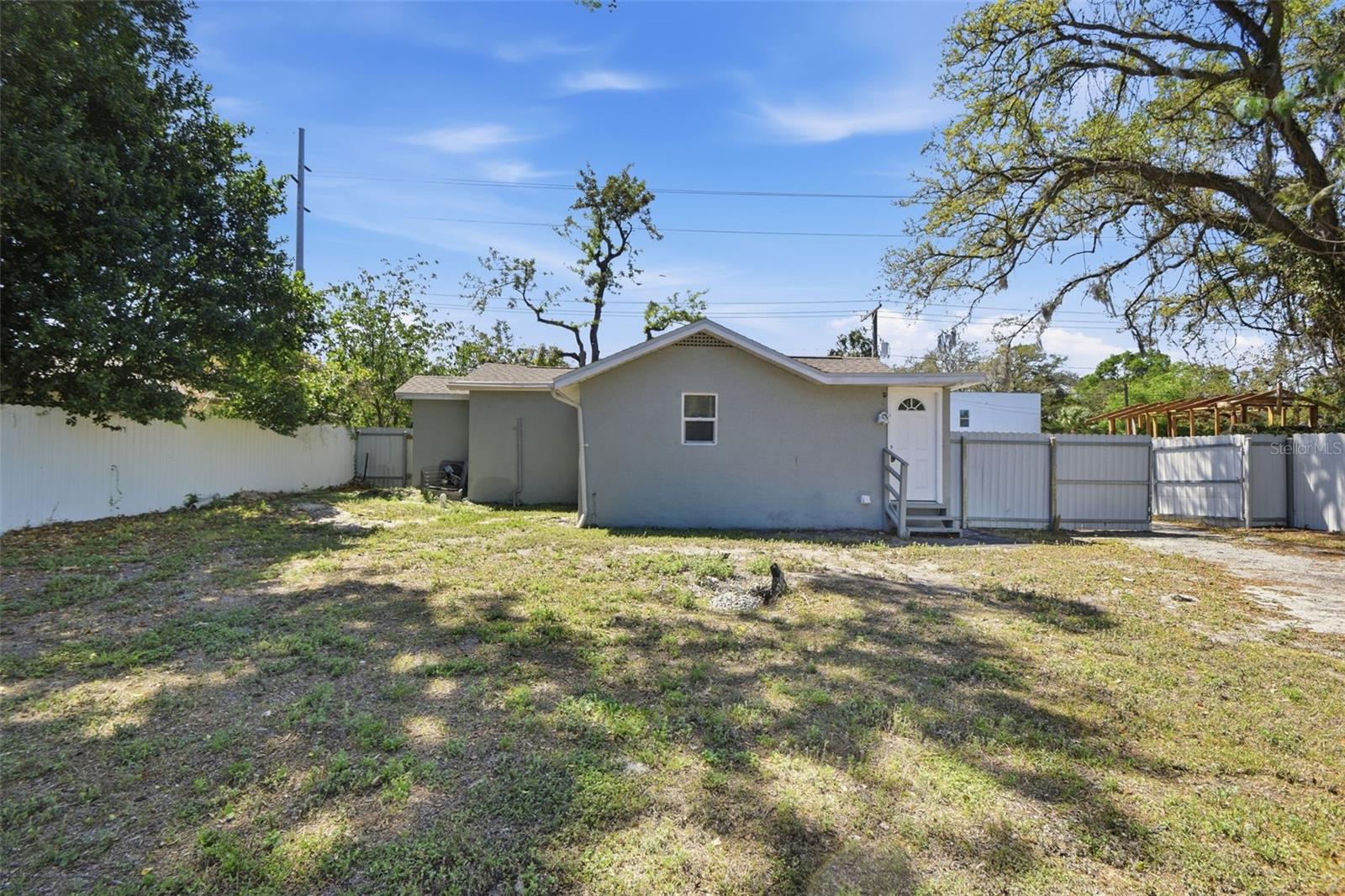 1410 E WATERS AVE — photo 35