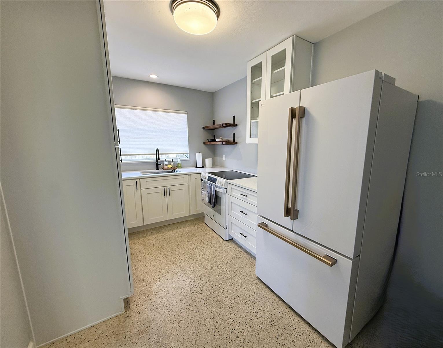 14017 W PARSLEY DR — photo 9