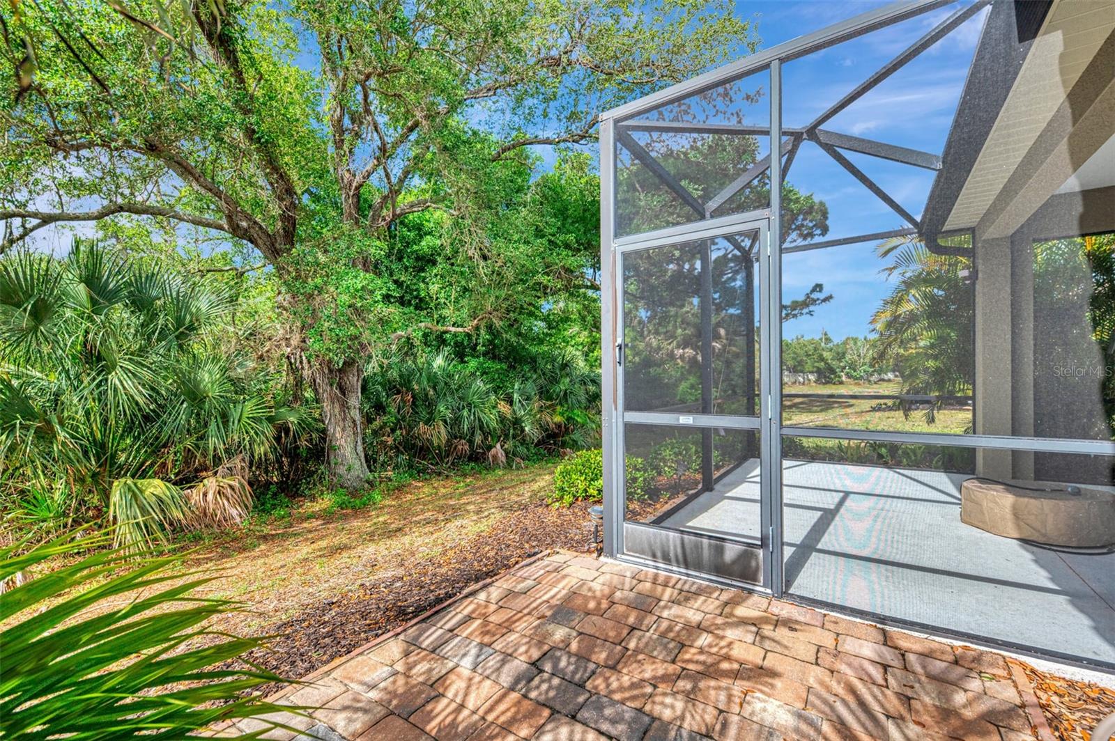 1321 BACKSPIN DR — photo 27