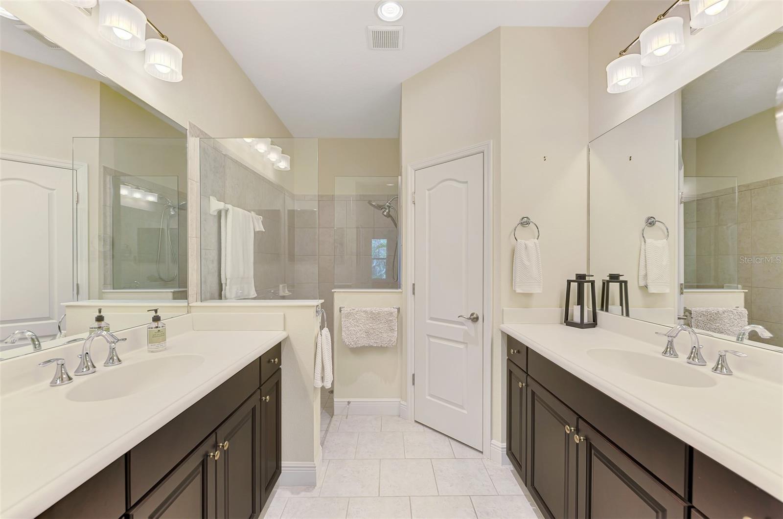 1321 BACKSPIN DR — photo 16