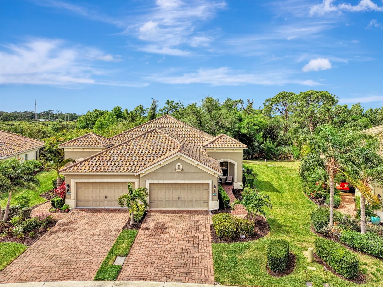1321 BACKSPIN DR — photo 2