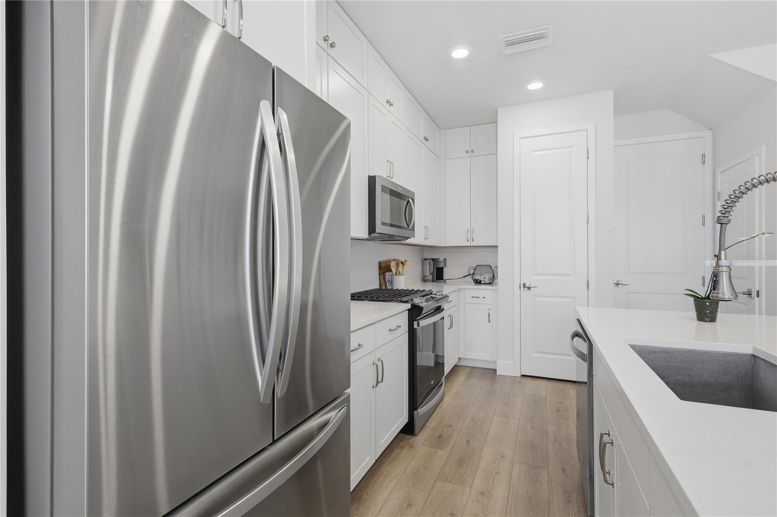 7221 SUTTON LN — photo 12