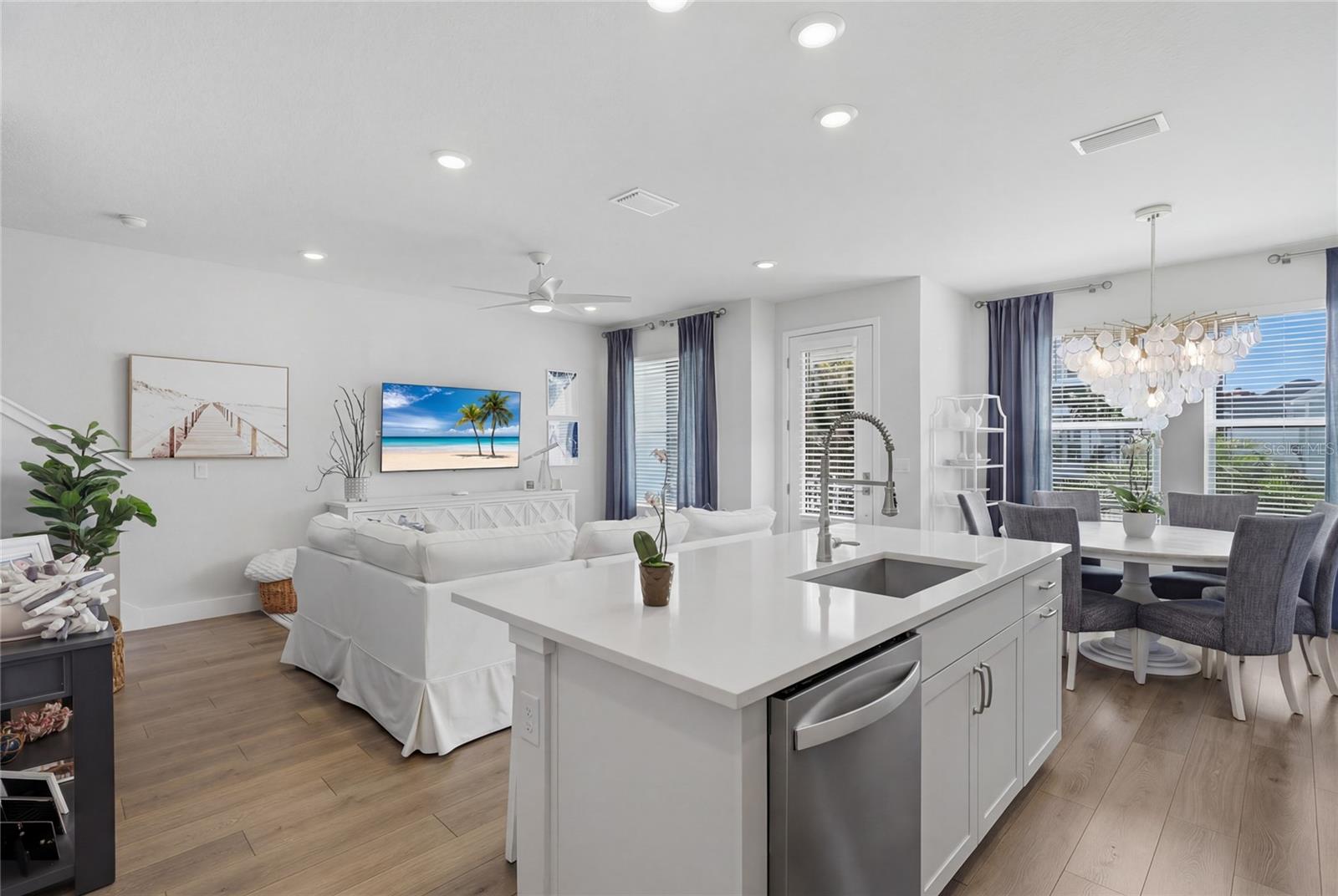 7221 SUTTON LN — photo 9