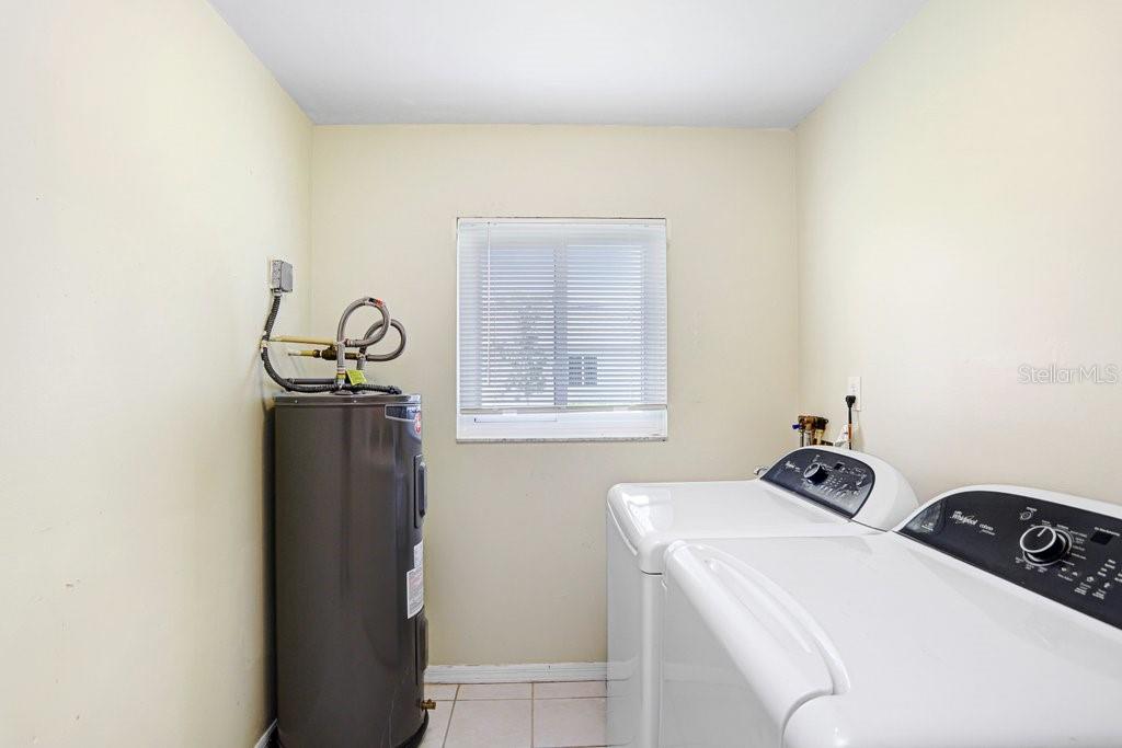 2306 LANCASTER DR #2306 — photo 28