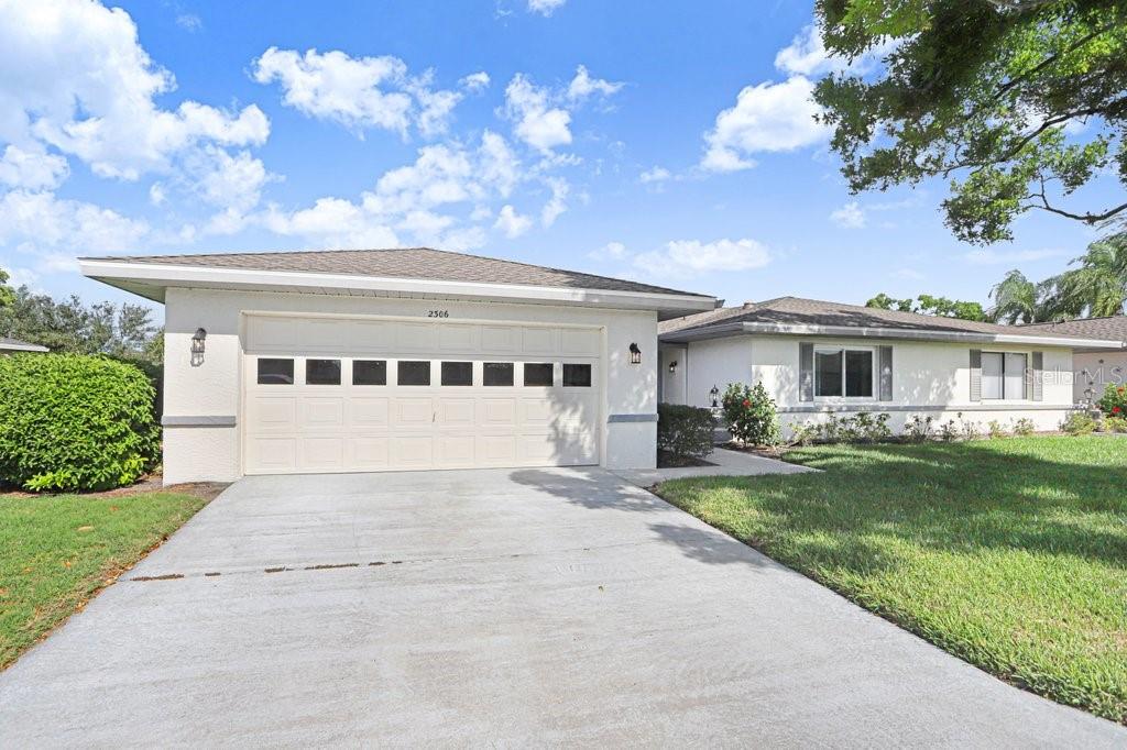 2306 LANCASTER DR #2306 — photo 4