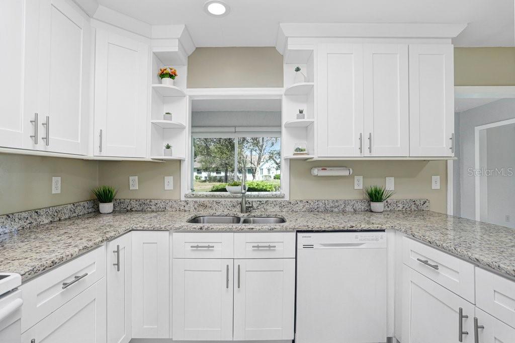 2306 LANCASTER DR #2306 — photo 19