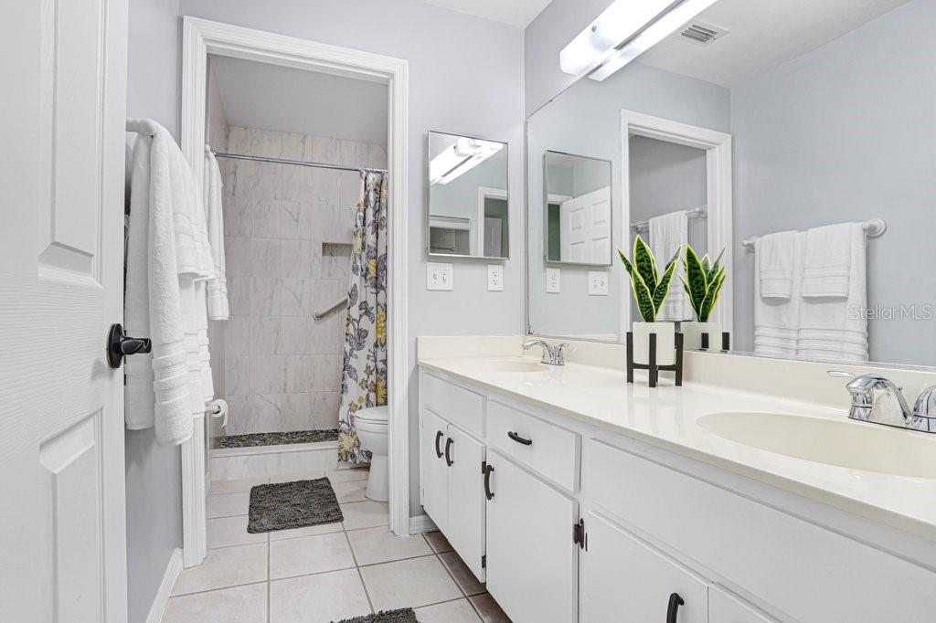 2306 LANCASTER DR #2306 — photo 24