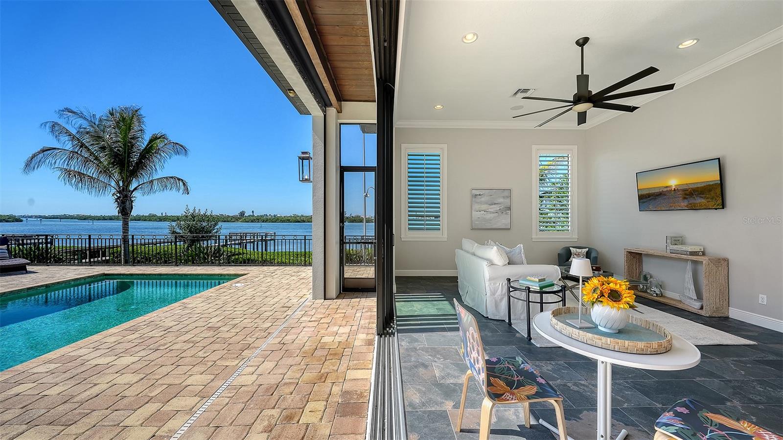 313 LOOKOUT POINT DR — photo 67