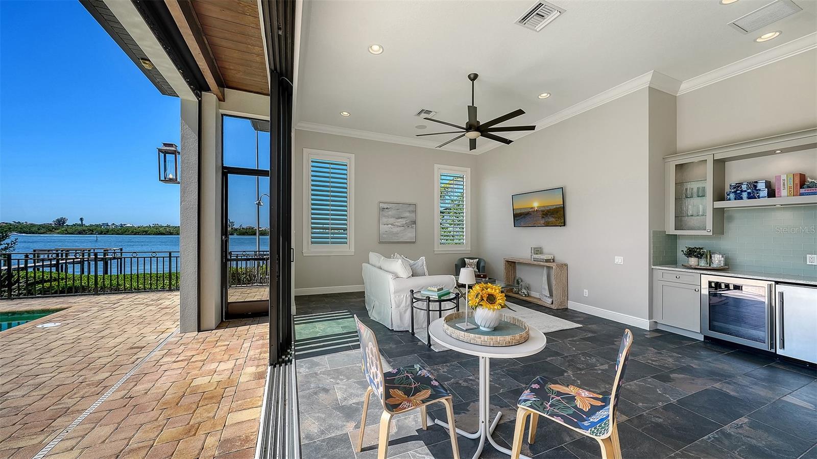 313 LOOKOUT POINT DR — photo 66