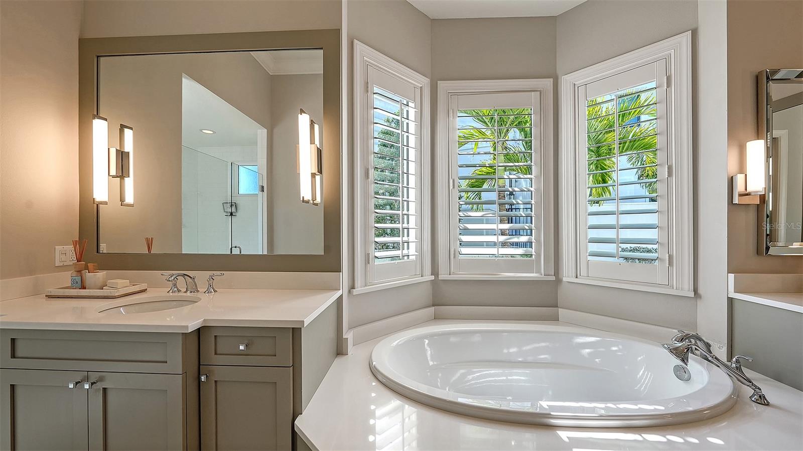 313 LOOKOUT POINT DR — photo 65