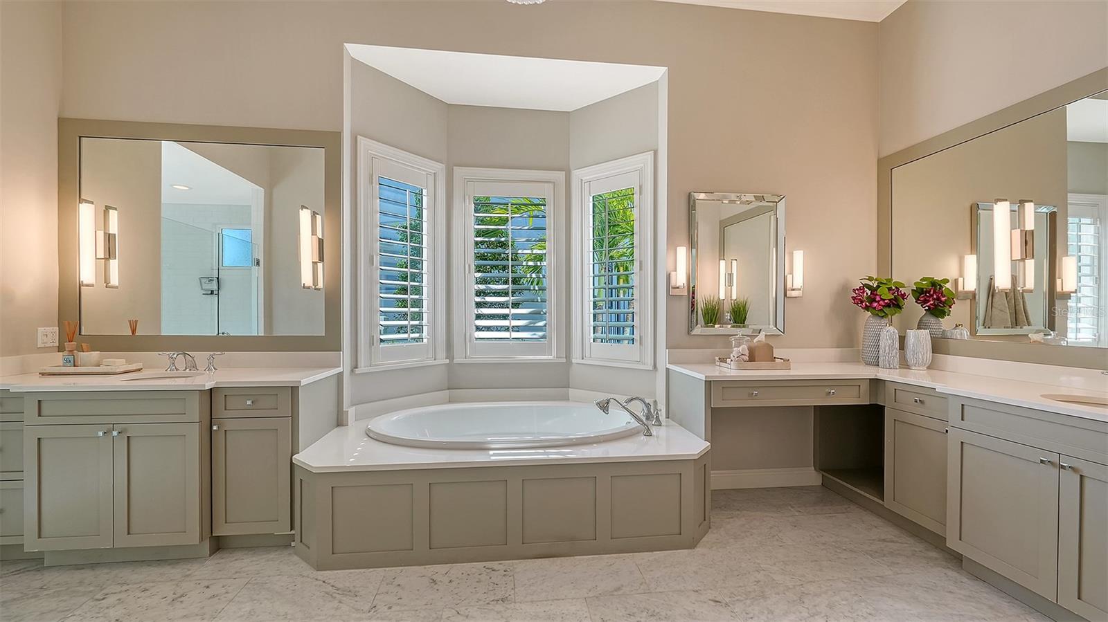313 LOOKOUT POINT DR — photo 61