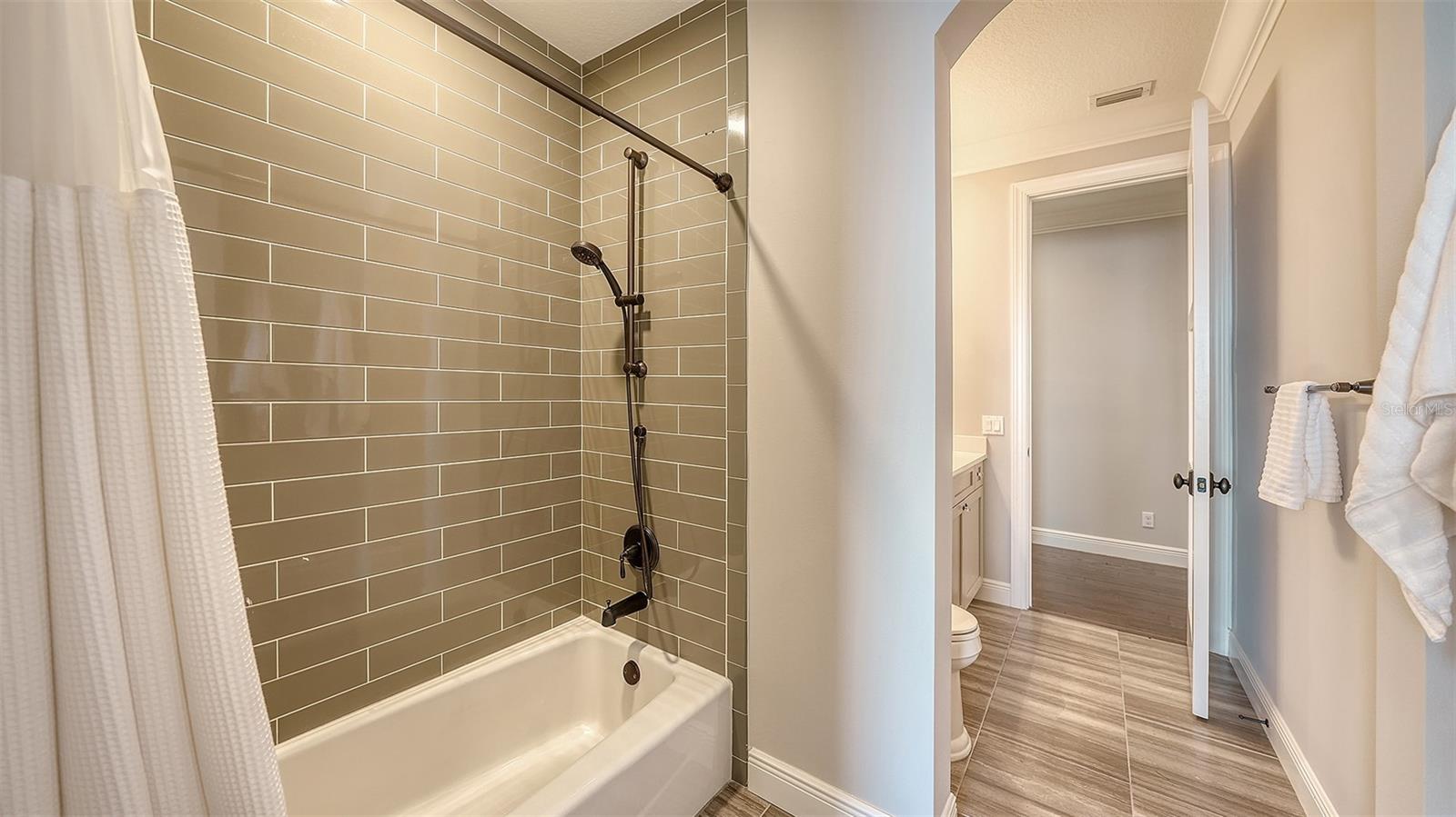 313 LOOKOUT POINT DR — photo 83